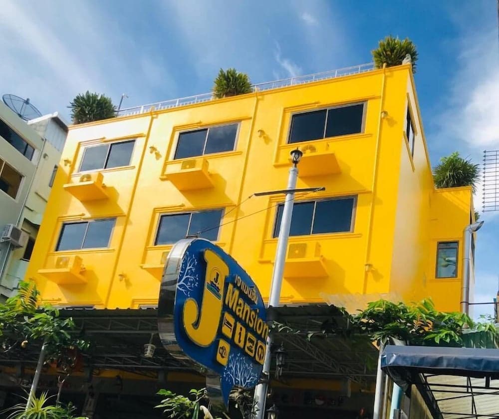 J Mansion, Primary image, photo 1