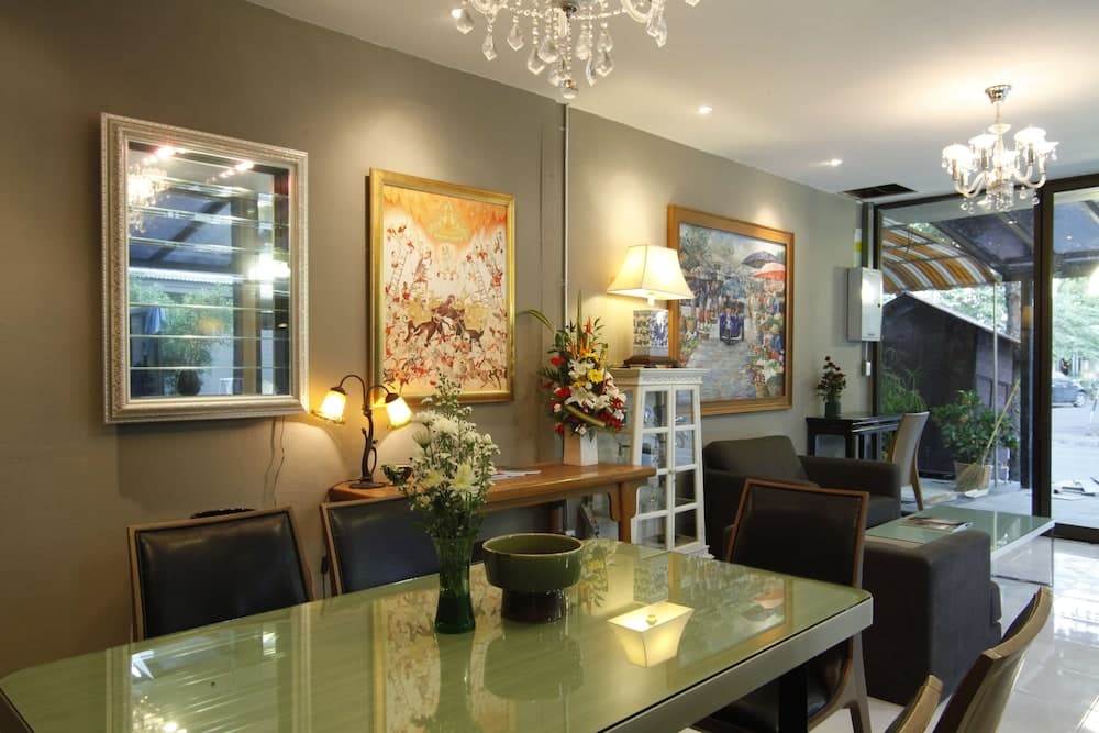 Lilu Chiangmai, Lobby sitting area, photo 5