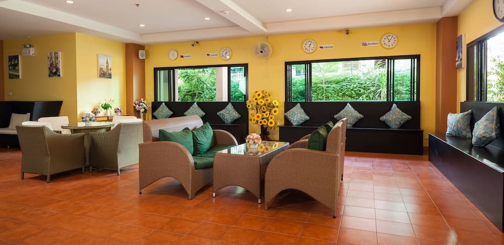 The Right Resort, Lobby sitting area, photo 5