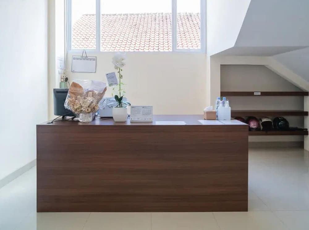 OYO 91327 Residence 38, Reception, photo 2