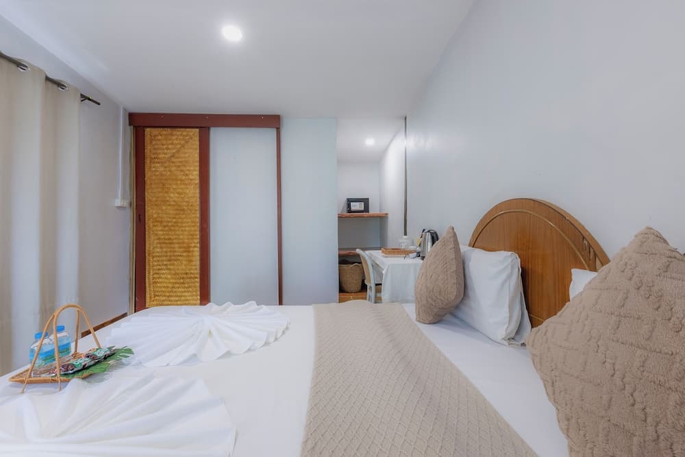 Phi Phi Cozy Seafront Resort, Room, photo 5
