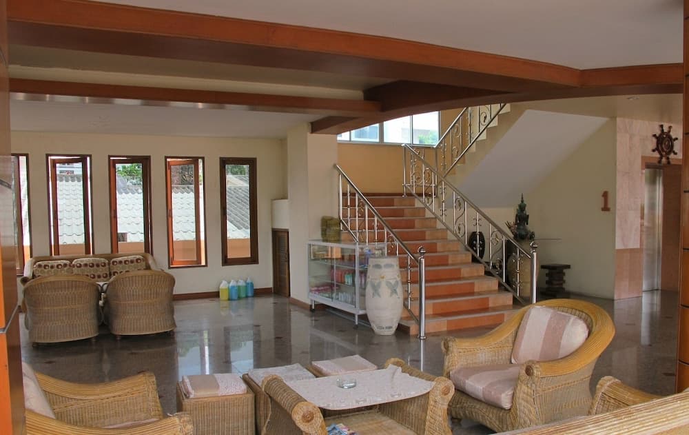 Navin Mansion 2, Lobby sitting area, photo 5