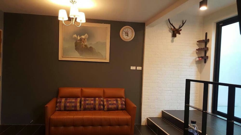 Varinda Hostel, Lobby sitting area, photo 4