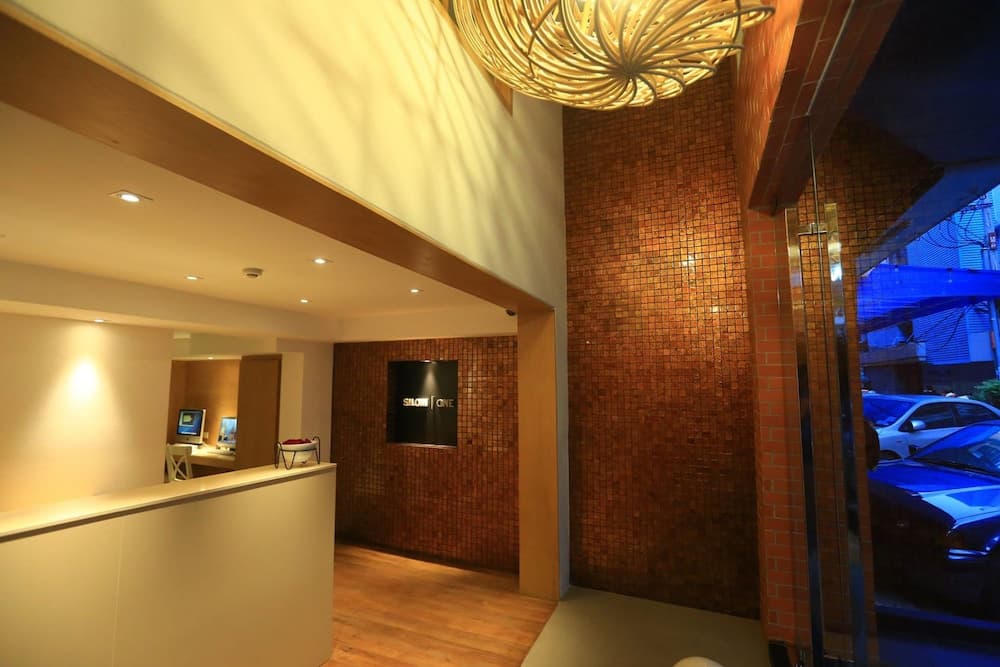 Silom One, Reception, photo 5