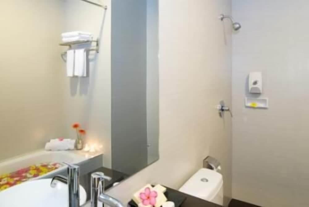 iShine Hotel, Bathroom, photo 5