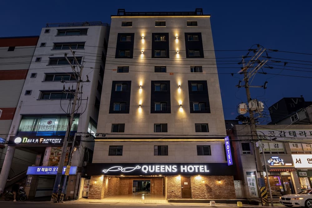 퀸스호텔 기본 이미지 사진 1