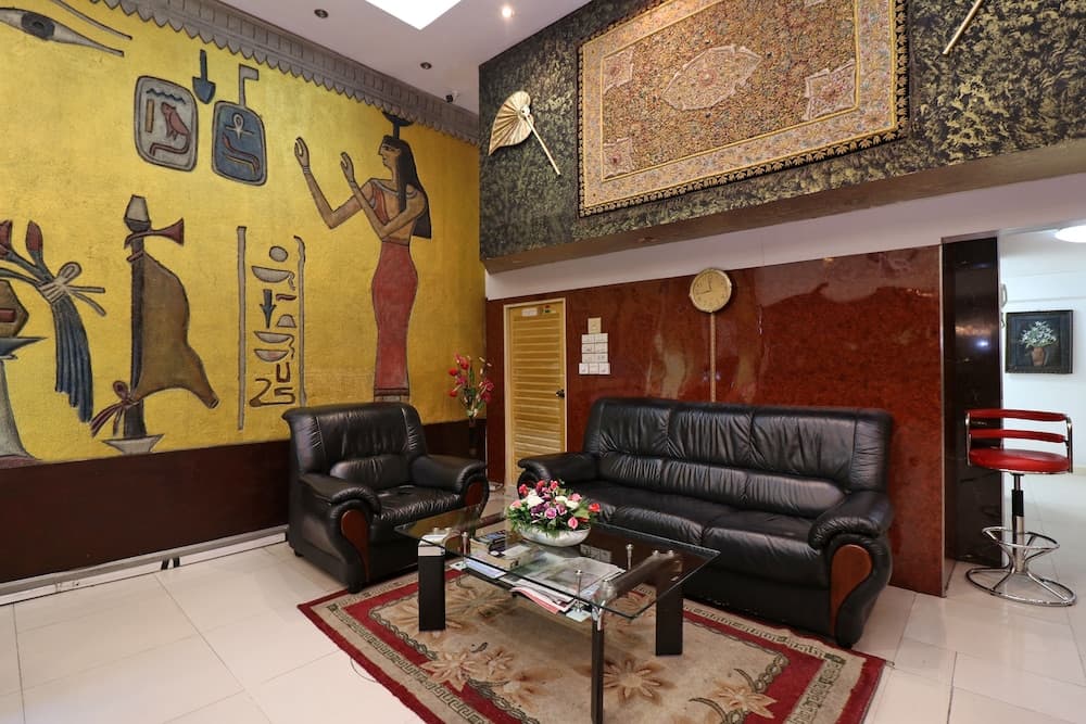 Diamond Residence Silom, Lobby sitting area, photo 5