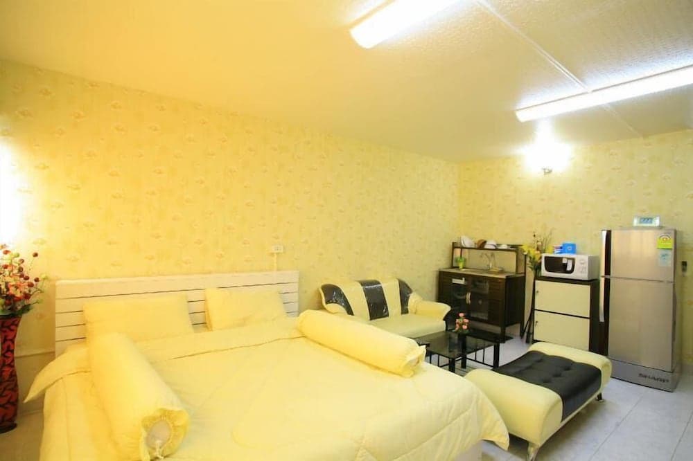 Deluxe at Popular Condo, Room, photo 2