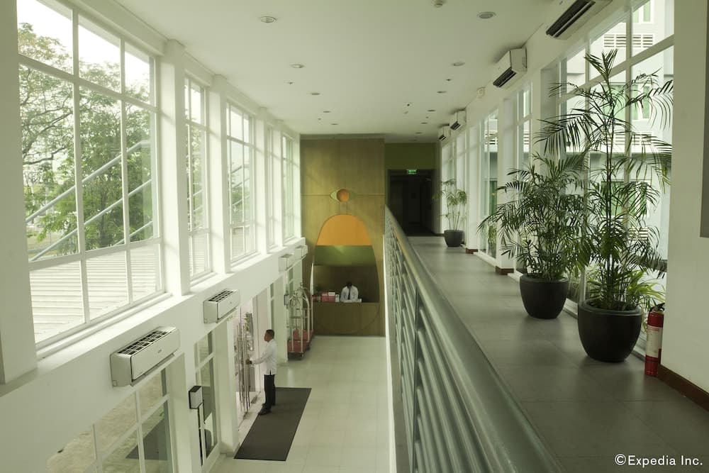 Microtel by Wyndham UP Technohub, Lobby, photo 3