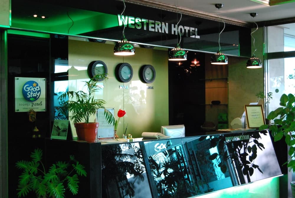 Western Hotel, Check-in/check-out kiosk, photo 4