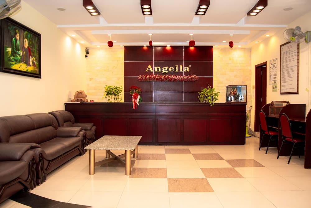 Angella, Reception, photo 5