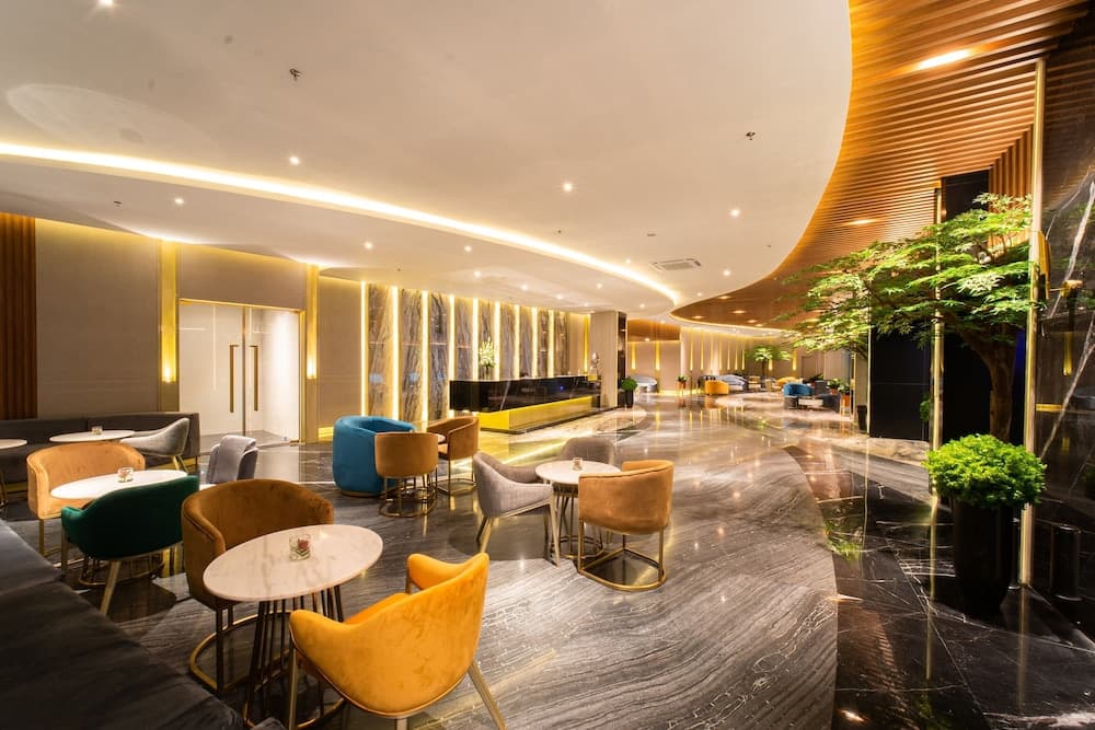 Pentacity Hotel Balikpapan, Lobby sitting area, photo 4