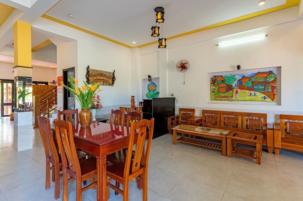 Hoi An Blue River Hotel, Lobby sitting area, photo 2