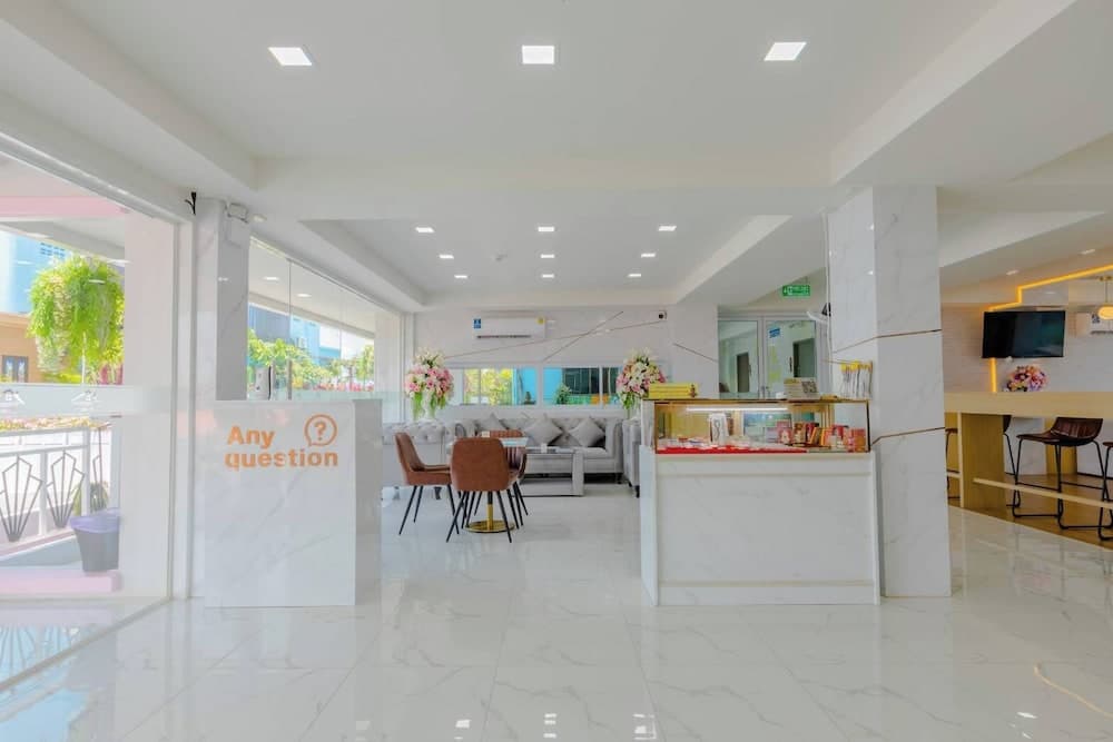 Sananwan Hometel 로비 라운지 사진 4