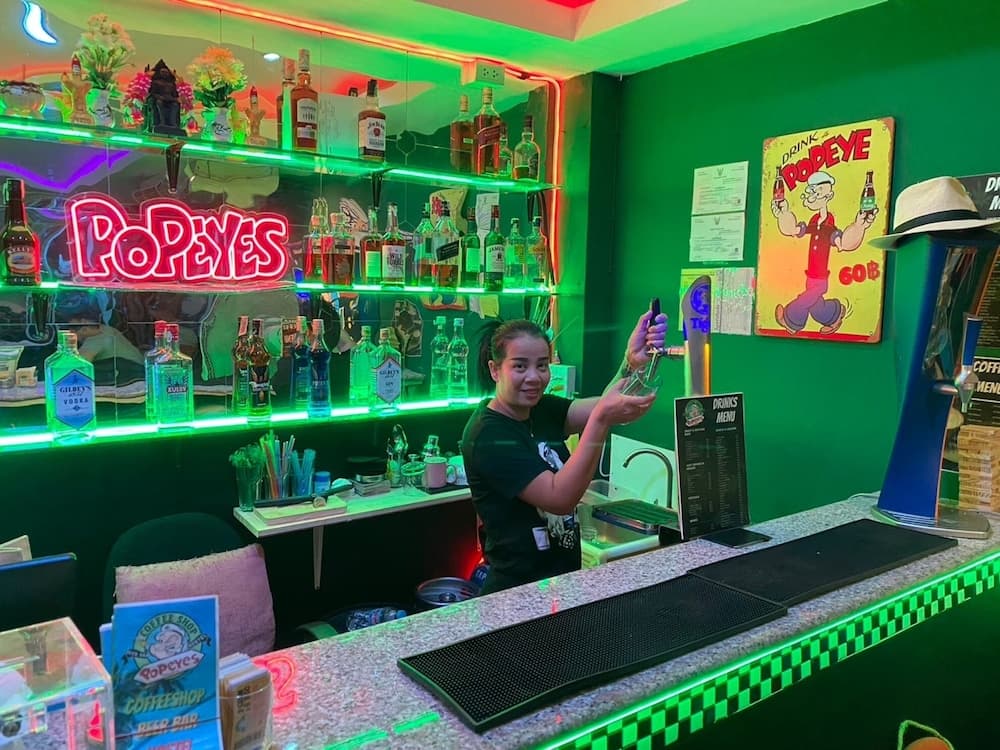 Popeyes Hostel Coffeeshop and Beer Bar, Lobby lounge, photo 5