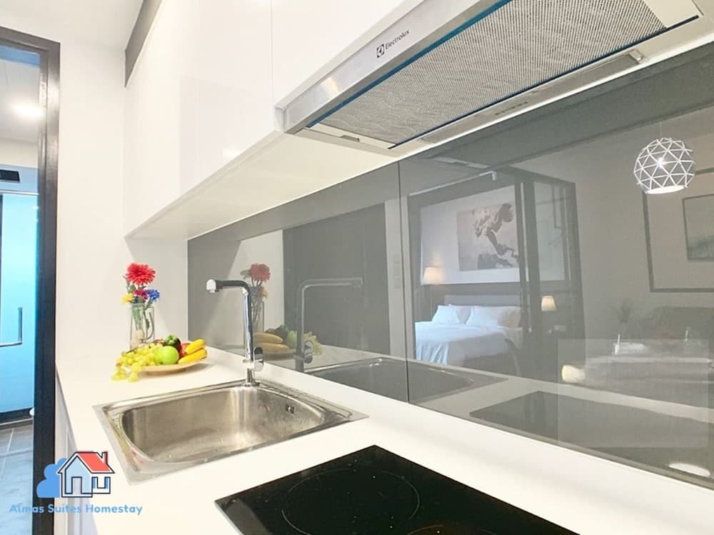 Almas Suites Puteri Harbour 전용 주방 사진 5