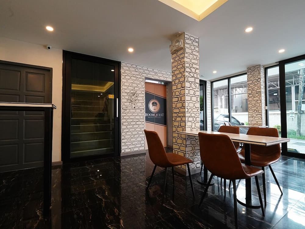 RoomQuest Sukhumvit 36 BTS Thonglor 로비 사진 3