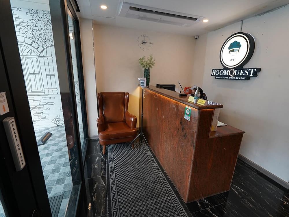 RoomQuest Sukhumvit 36 BTS Thonglor 리셉션 사진 4