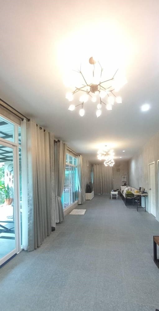 Flora Land Resort Chiang Mai 내부 입구 사진 3