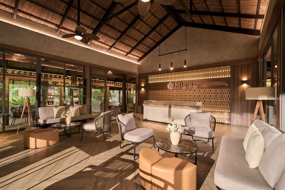 Palace Long Hai Resort 로비 좌석 공간 사진 4