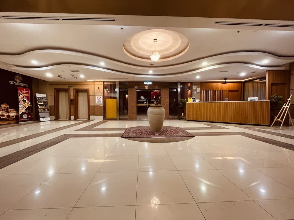 Putra Brasmana Hotel 로비 사진 2