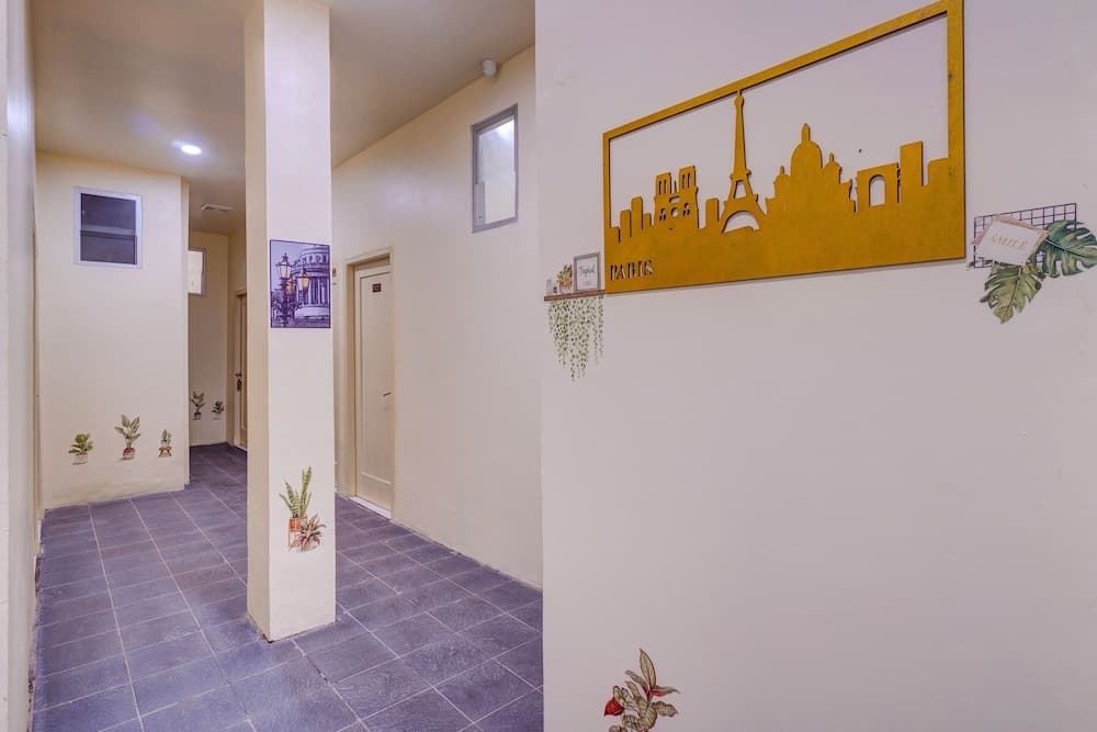 OYO 92636 파리 가든 로비 사진 3