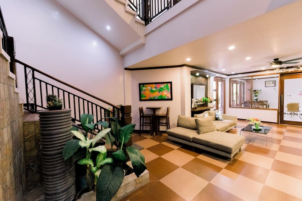Madonna Hometel and Suites 로비 사진 2