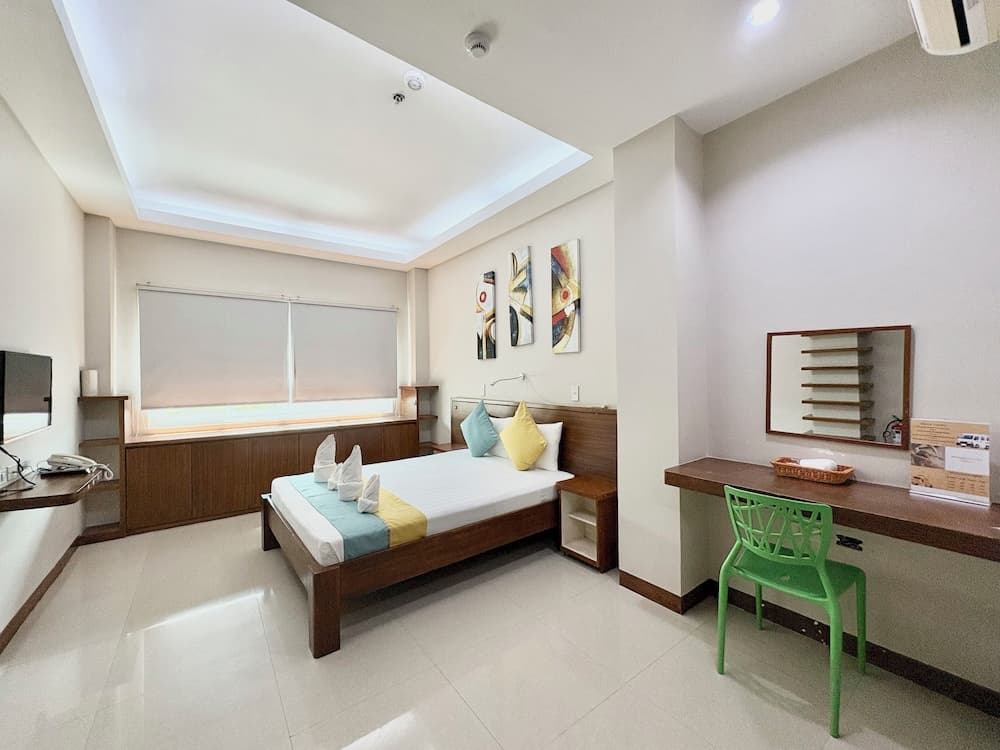 Sunburn Suites Coron, Room, photo 5