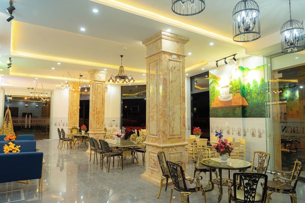 GOLDEN HOTEL 2, Lobby sitting area, photo 2