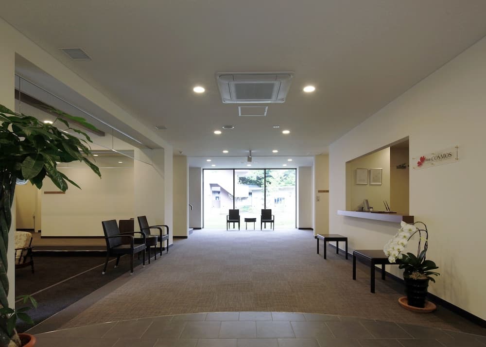 Auberge Cosmos, Reception, photo 5