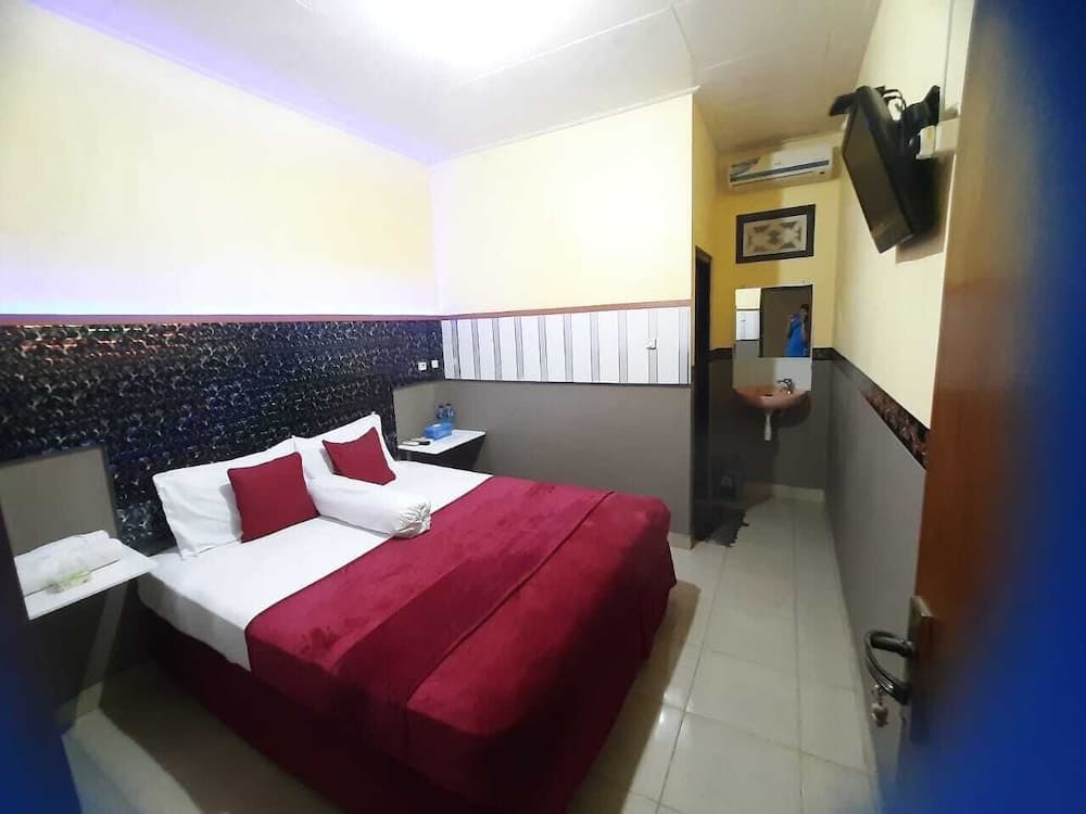 HALFWAY House, Room, photo 5
