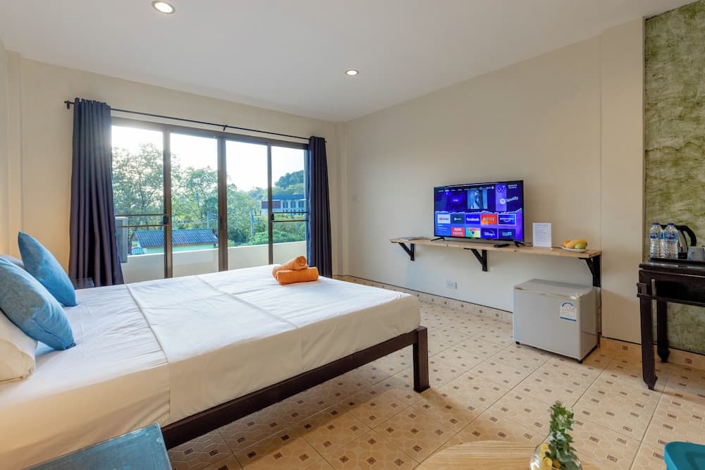 Club 22 Kamala Suites 객실 사진 4