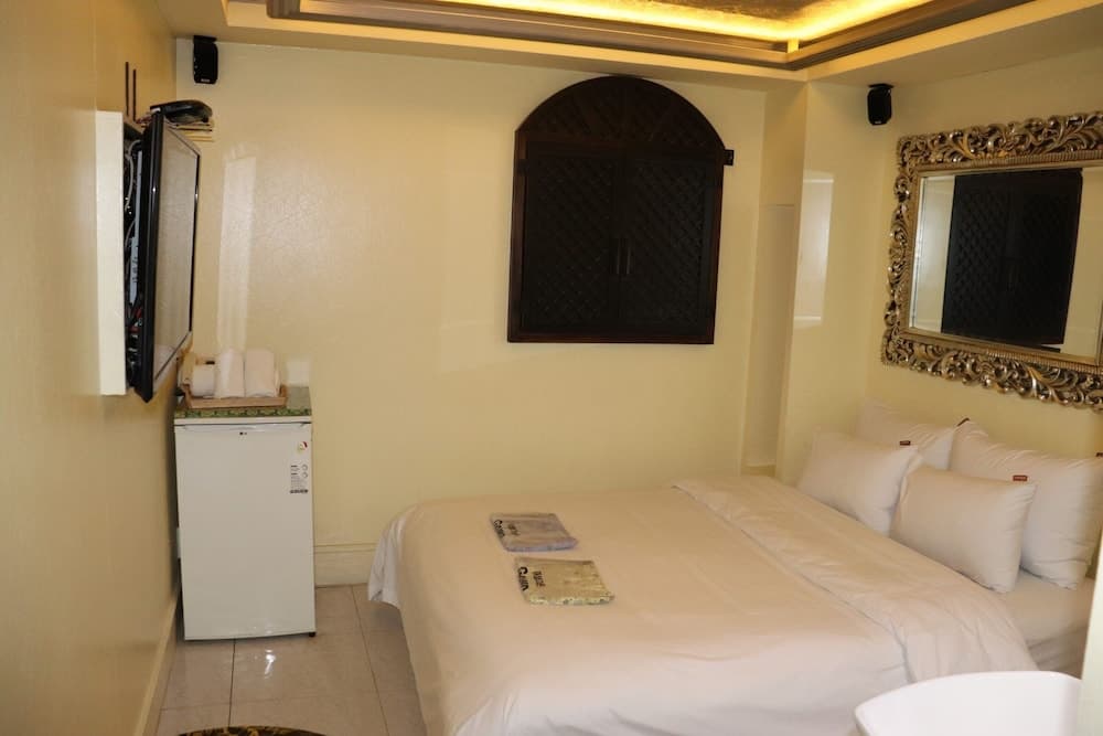 HOTEL  MARIGOLD, Room, photo 1