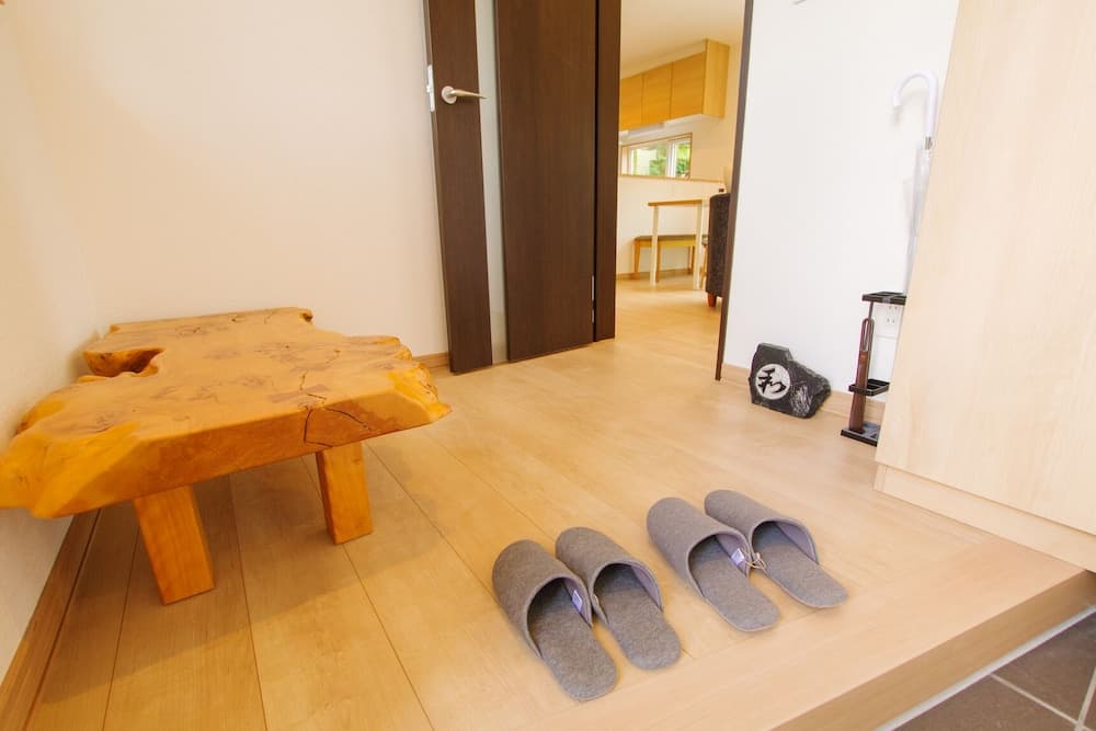 FURANO HIDDEN HILL, Interior entrance, photo 4