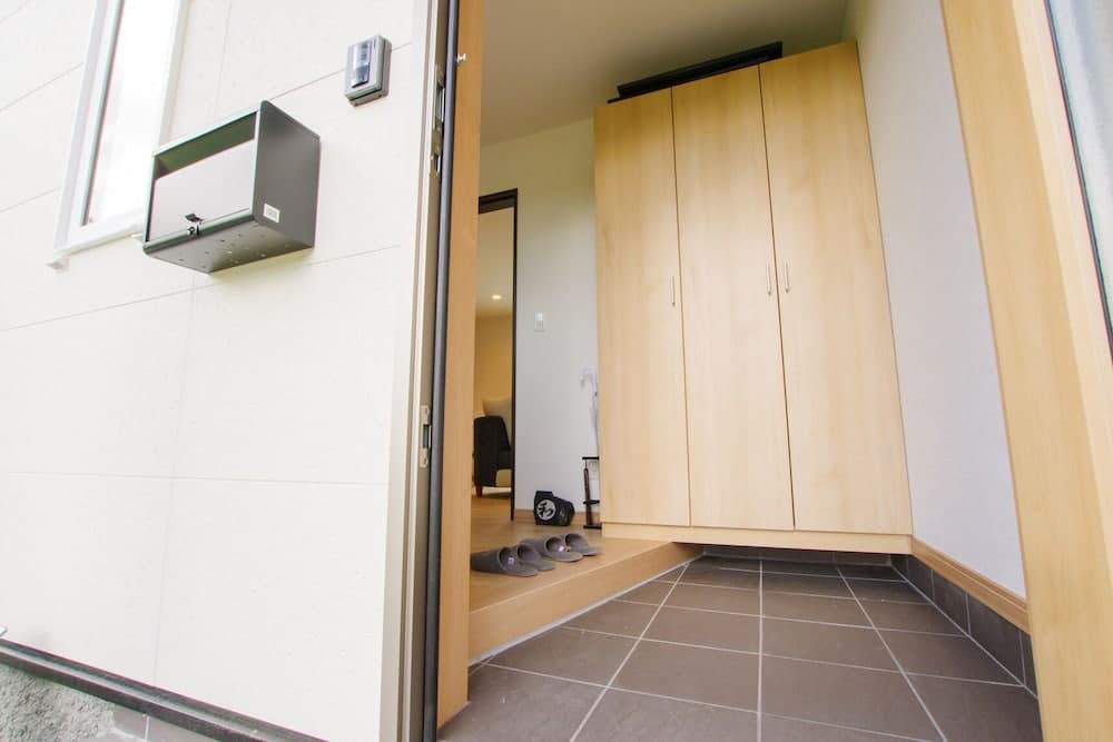 FURANO HIDDEN HILL, Interior entrance, photo 3