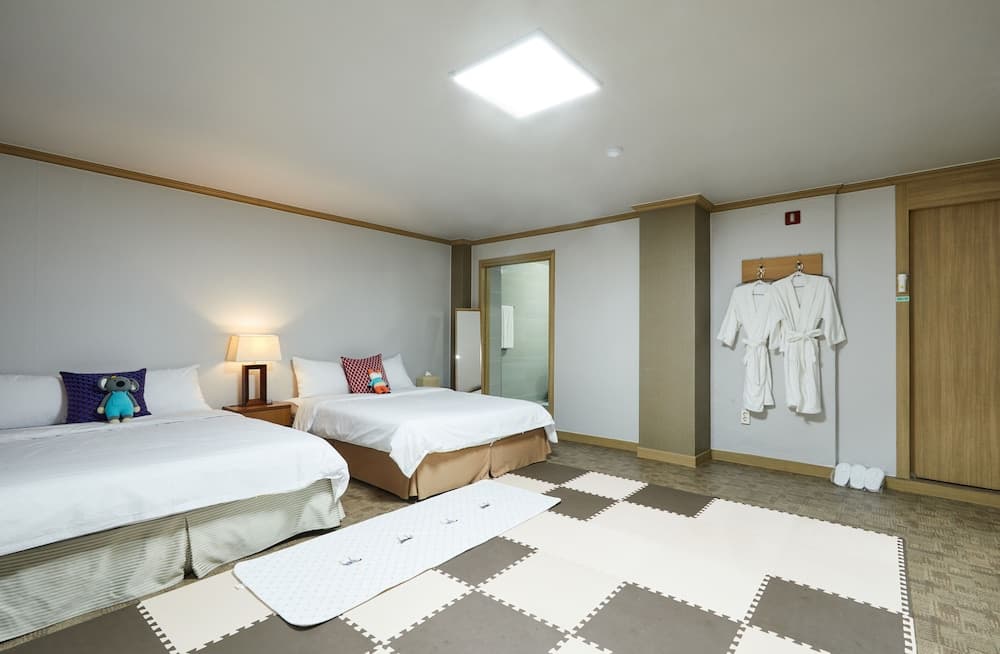 California Hotel, Room, photo 2