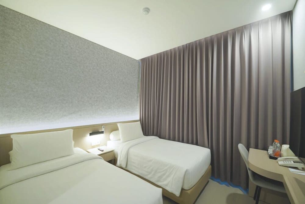 Front One Boutique Hotel Taman Anggrek, Room, photo 5