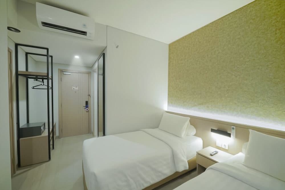 Front One Boutique Hotel Taman Anggrek, Room, photo 4