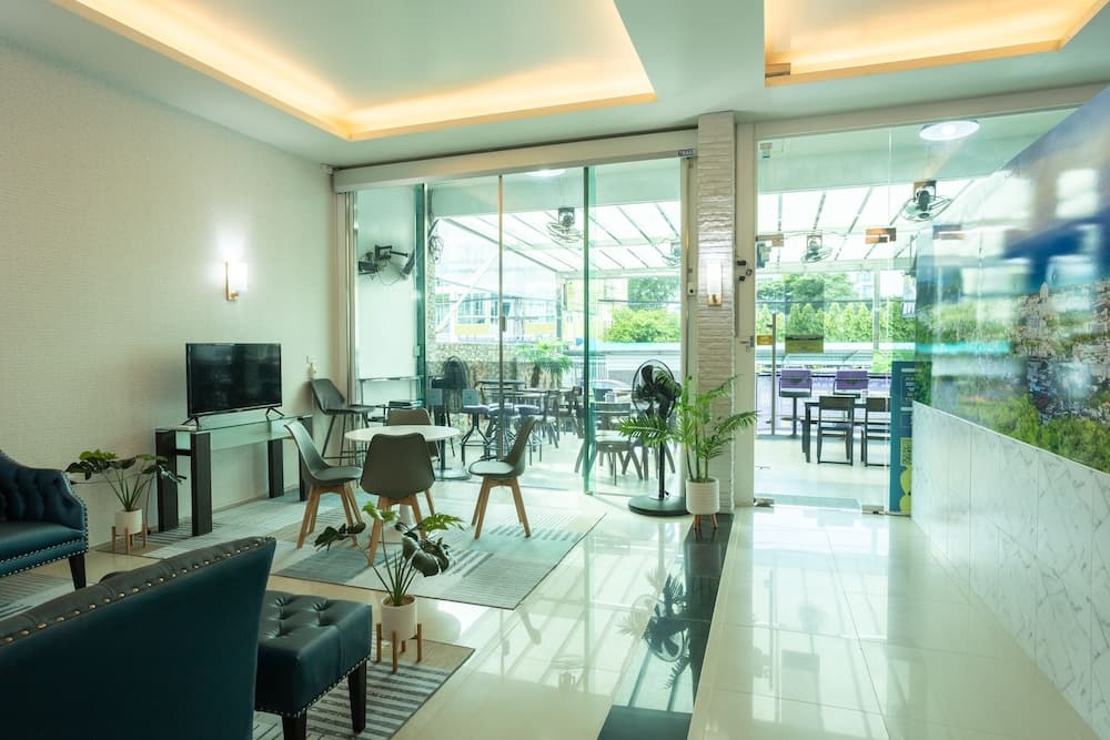 The Great at Patong Hotel 리셉션 사진 3